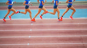 孙悦退役后与妻女定居美国，曾是NBA新星，早年受篮球启蒙，父母支持其篮球之路。